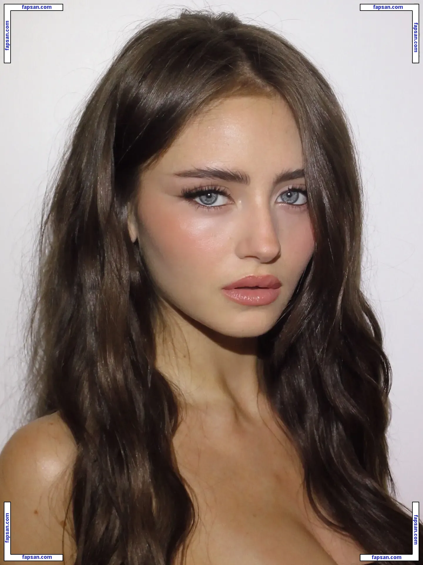 Leni Klum nude photo #2295 from OnlyFans