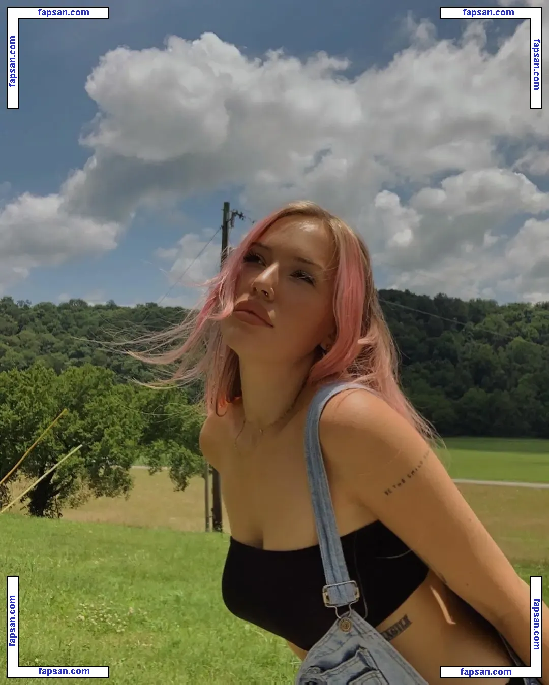 Lennon Stella nude photo #0033 from OnlyFans