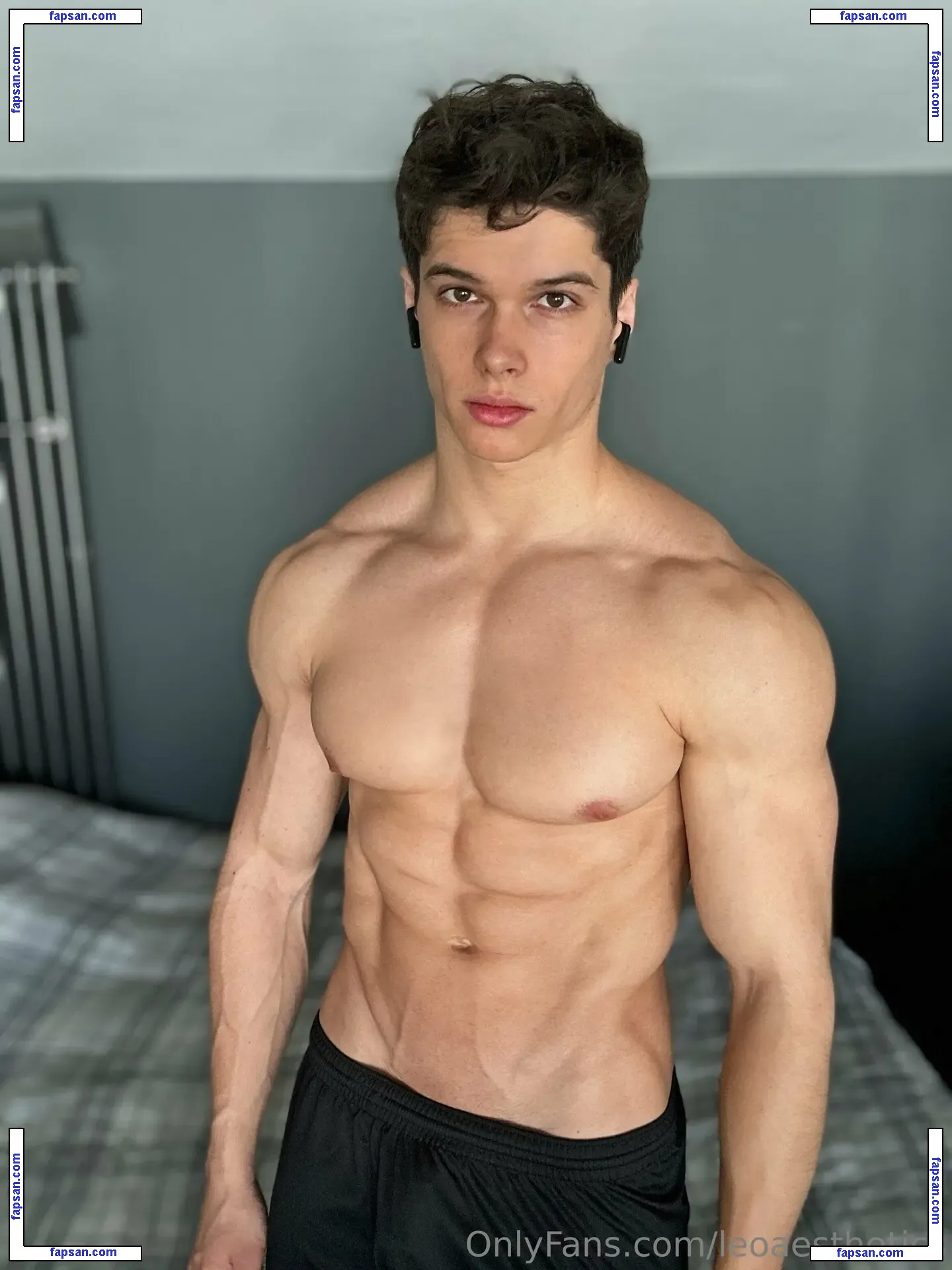 leoaesthetics nude photo #0012 from OnlyFans