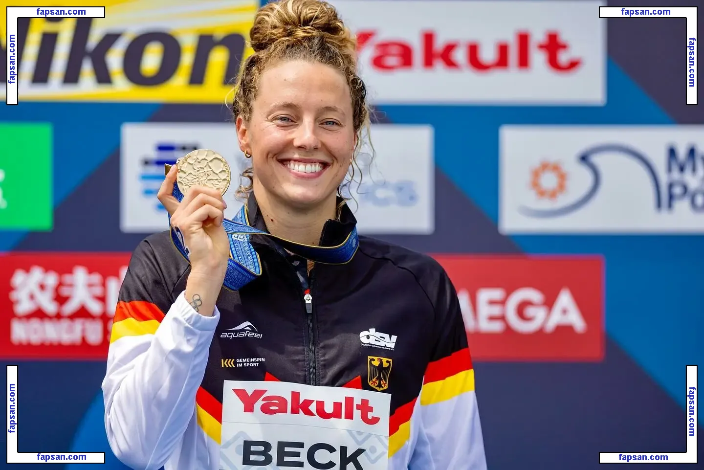 Leonie Beck голая фото #0016 с Онлифанс