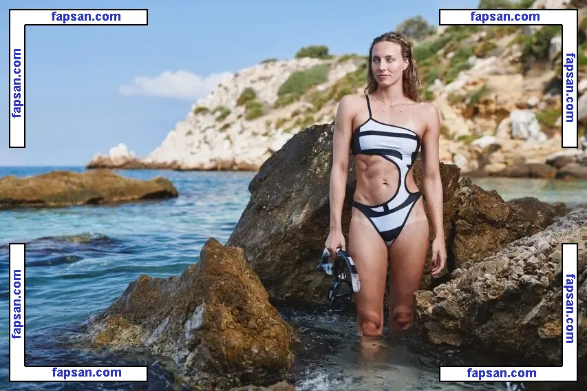 Leonie Beck голая фото #0019 с Онлифанс