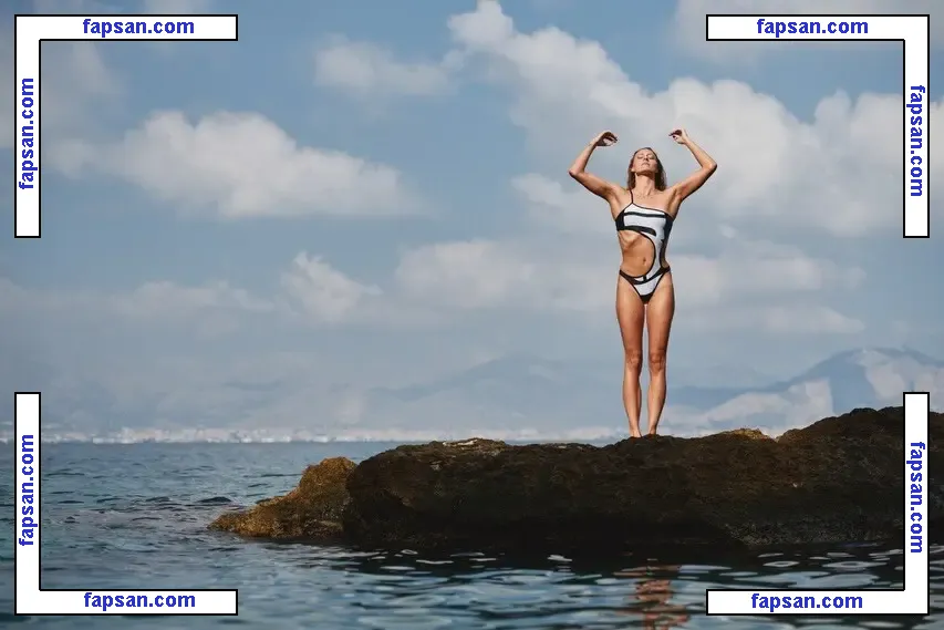 Leonie Beck голая фото #0020 с Онлифанс