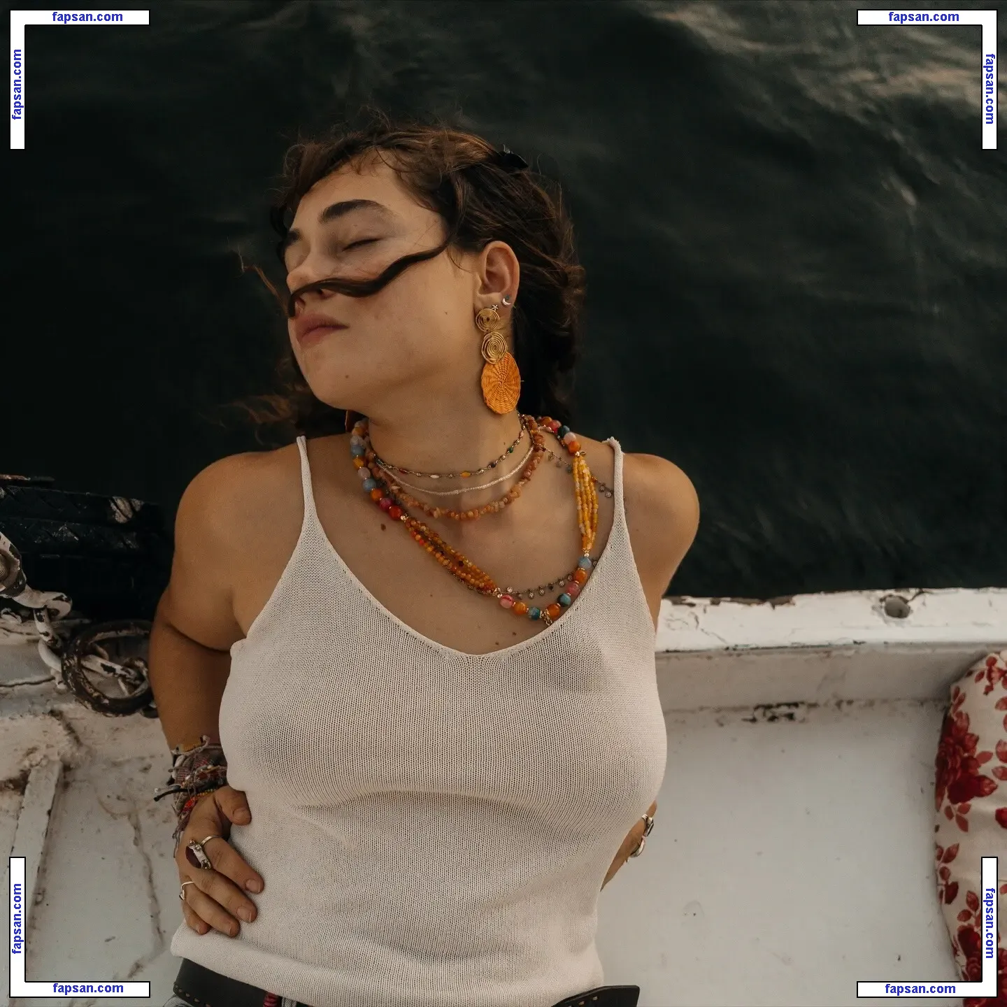 Leonie Felicia голая фото #0002 с Онлифанс