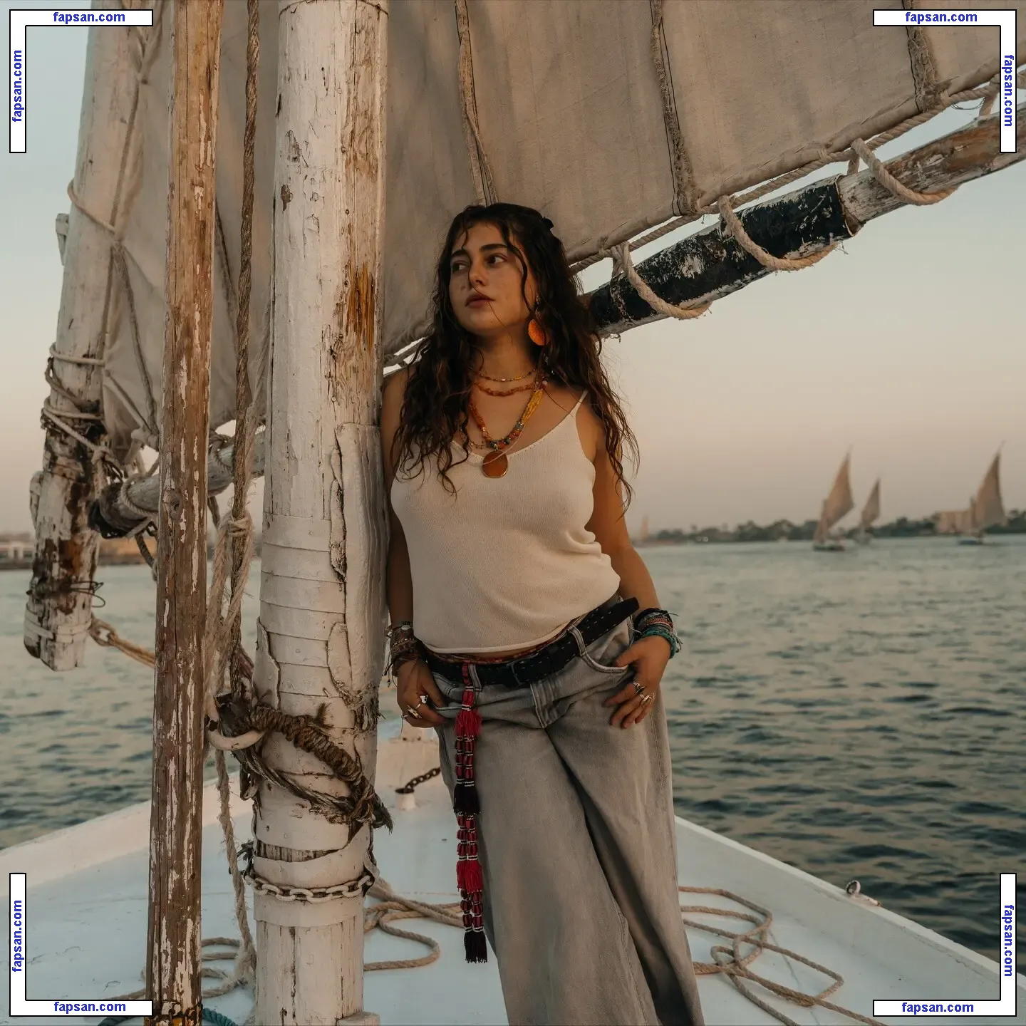 Leonie Felicia голая фото #0005 с Онлифанс