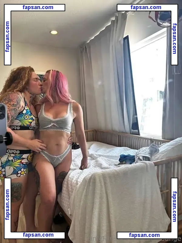 Lesbianlounge nude photo #0003 from OnlyFans