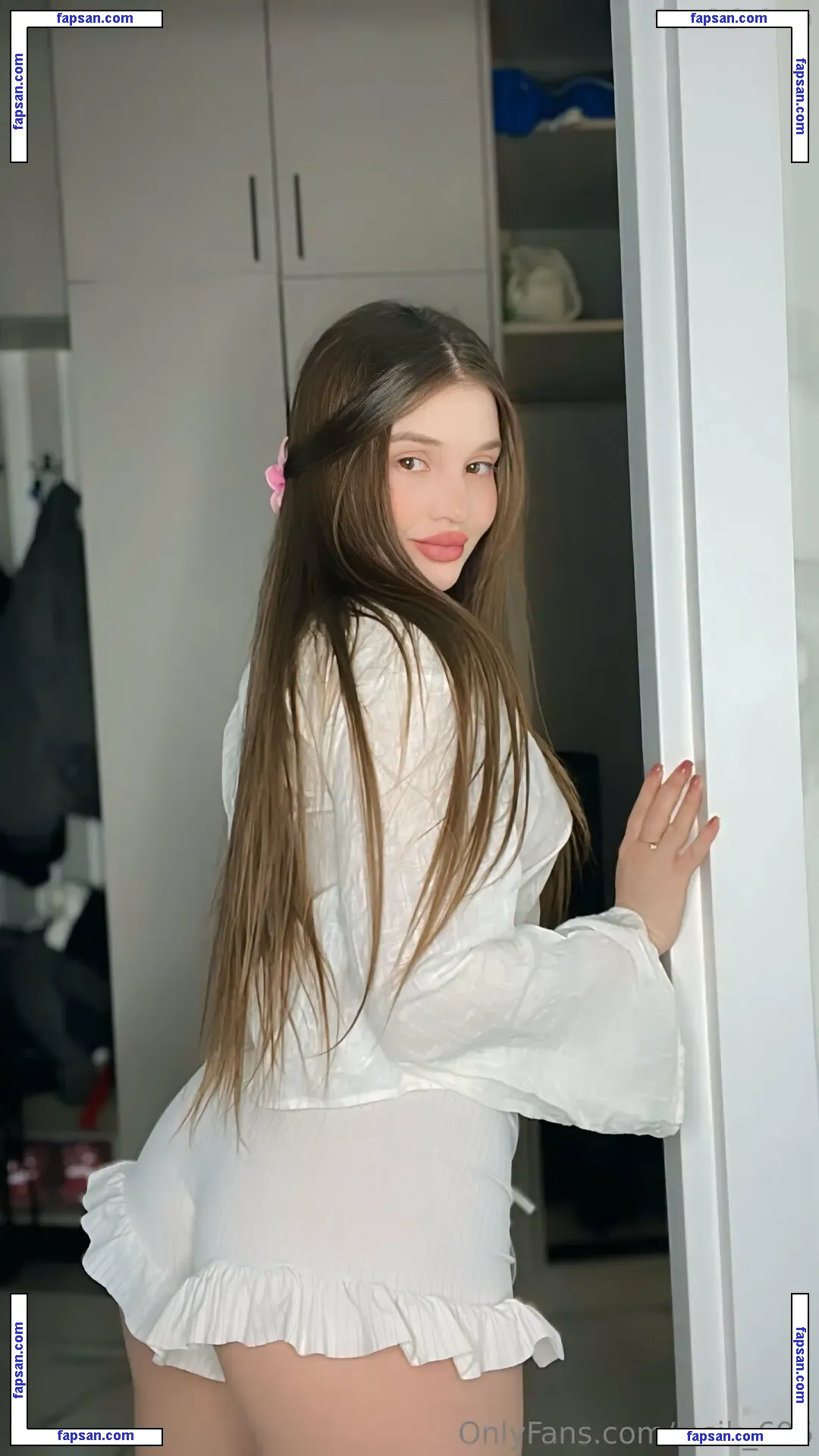 lesik_696 nude photo #0005 from OnlyFans