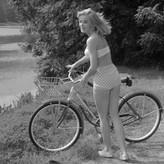 Leslie Parrish nude #0012