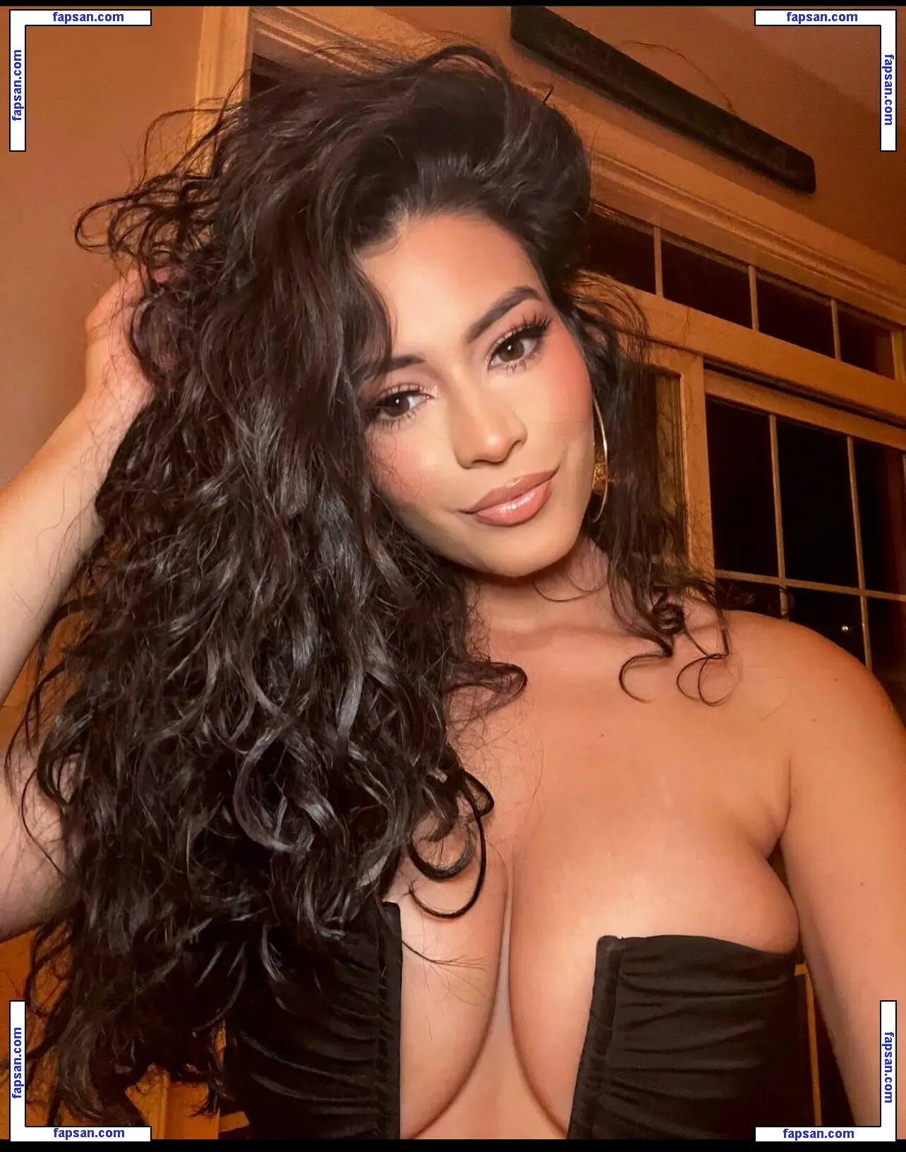Leslievegaa nude photo #0014 from OnlyFans