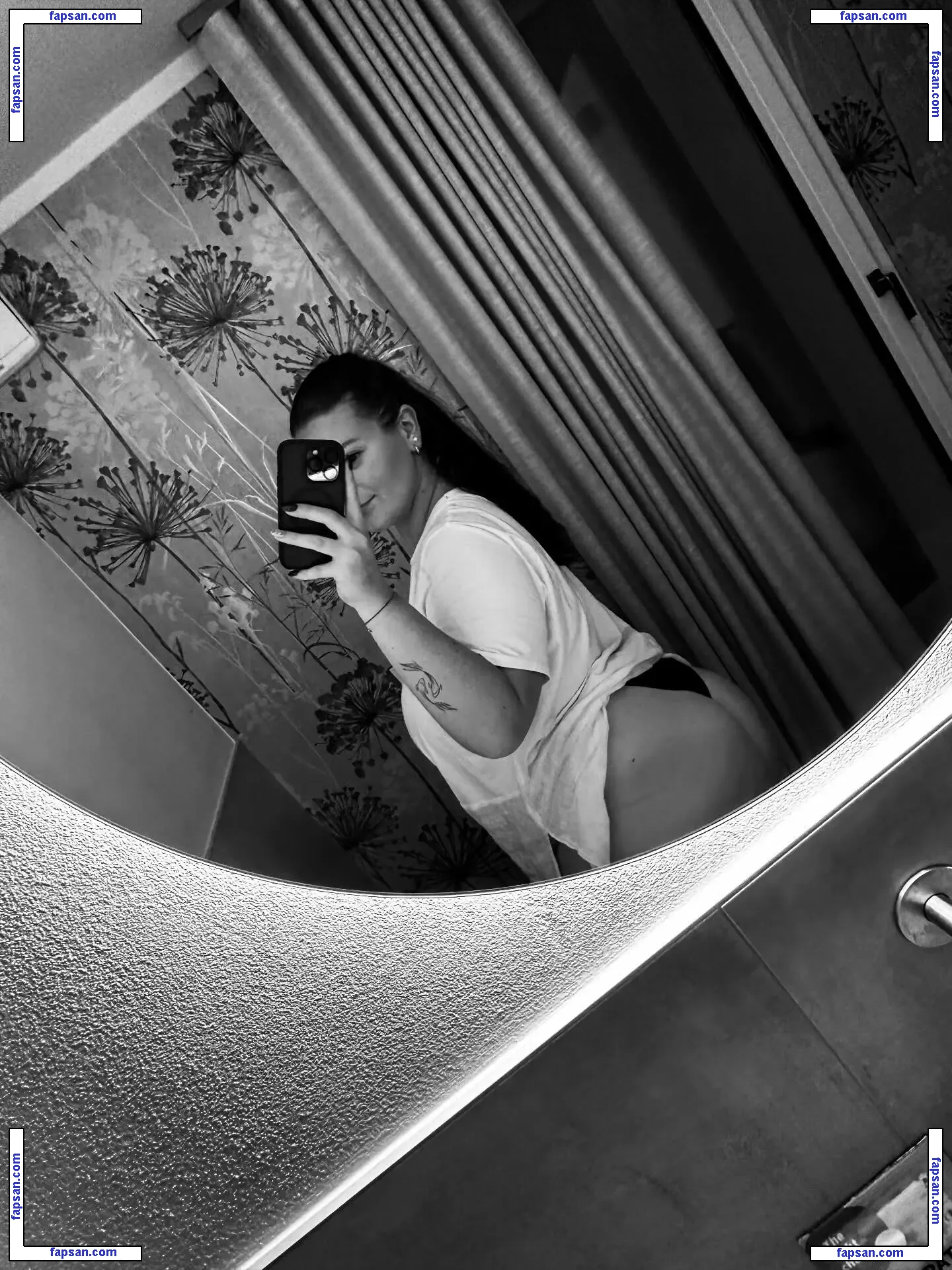 Letizia nude photo #0004 from OnlyFans