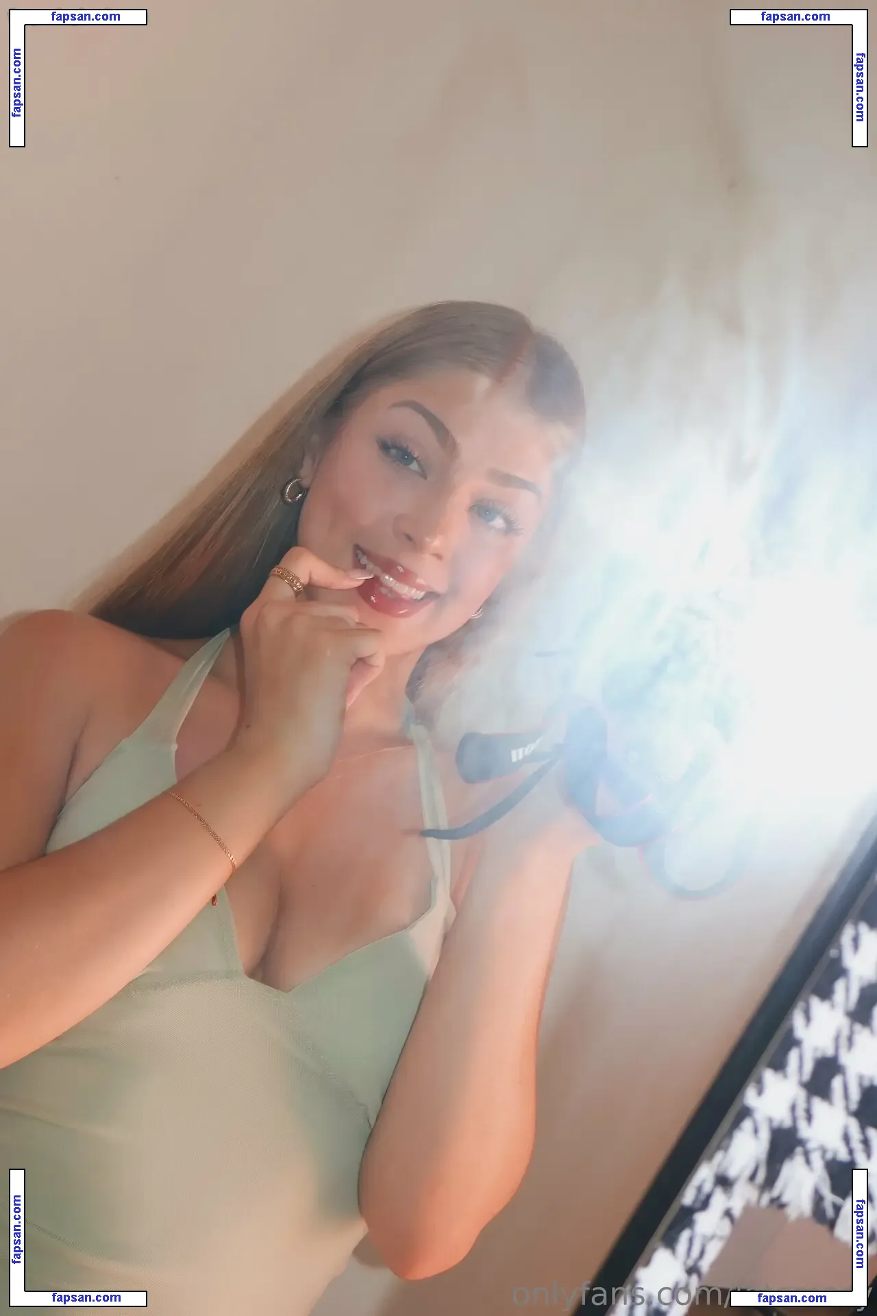 Letsmary nude photo #0026 from OnlyFans