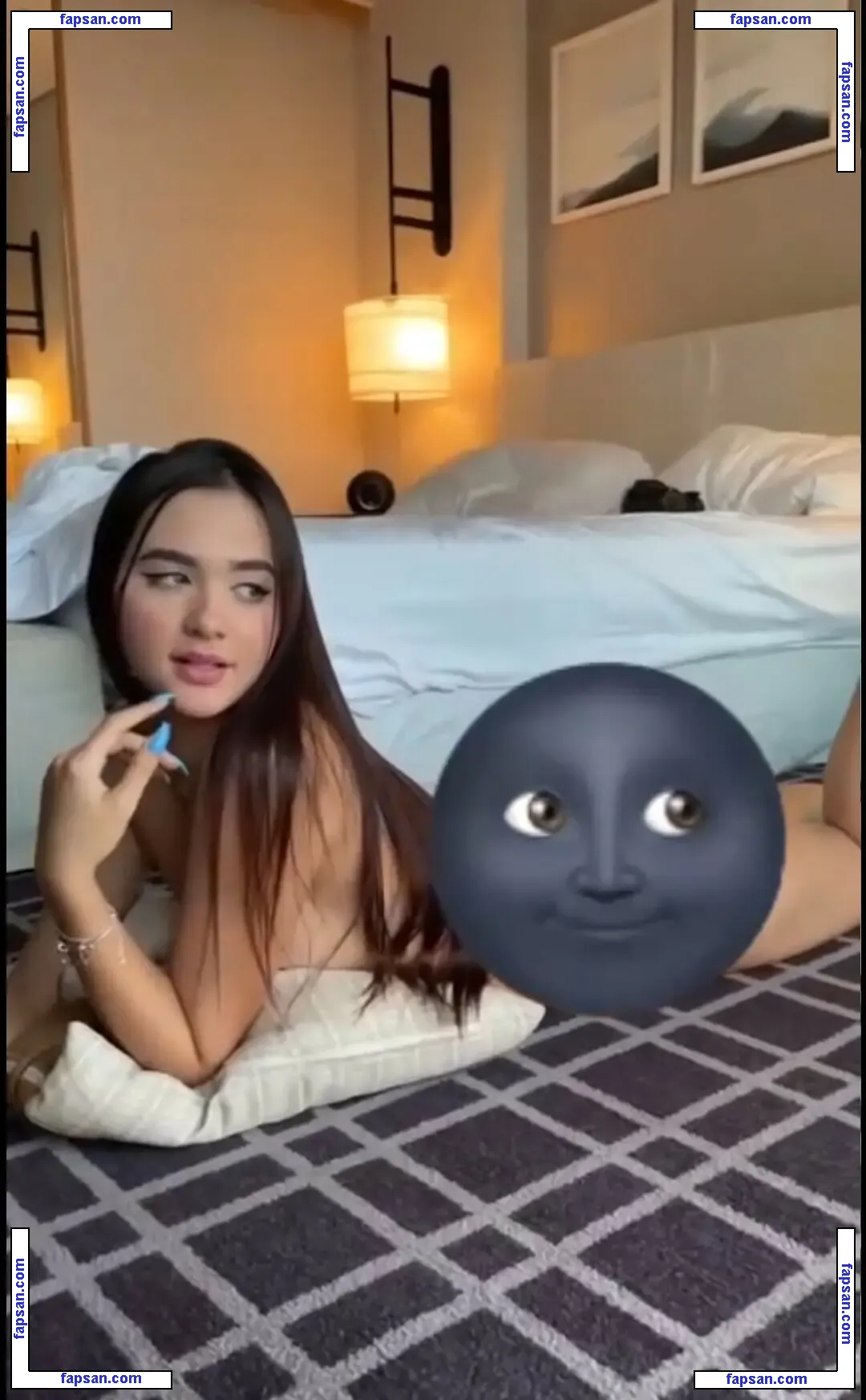 Letycia Soares nude photo #0037 from OnlyFans