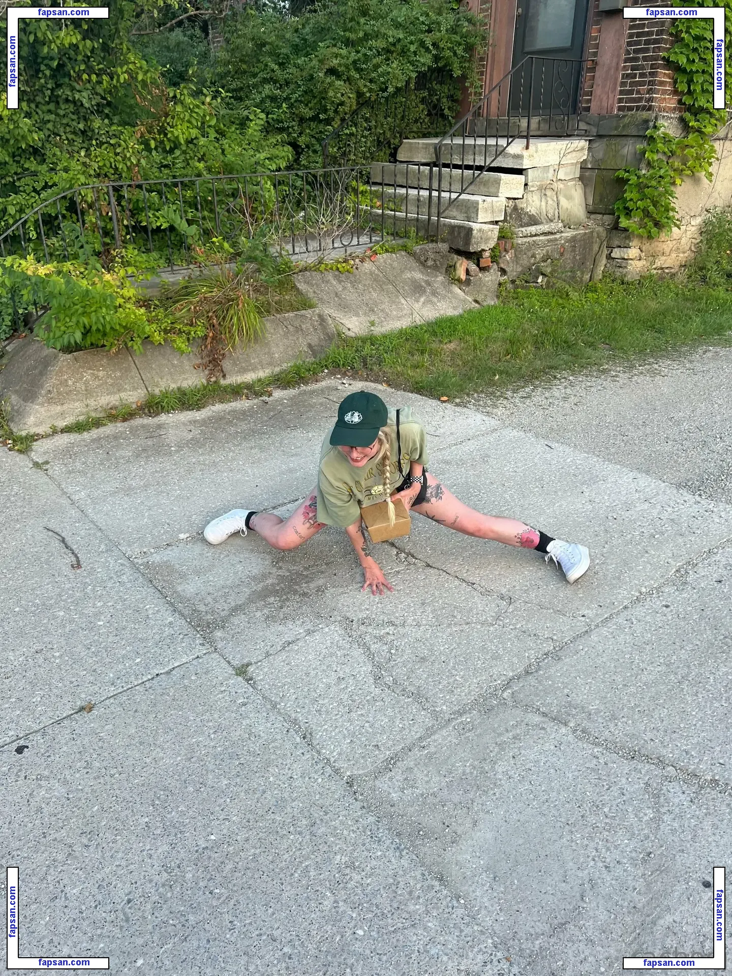 lewdrachooj nude photo #0024 from OnlyFans