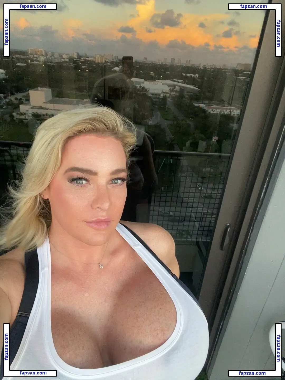 Lexi Cox nude photo #0007 from OnlyFans