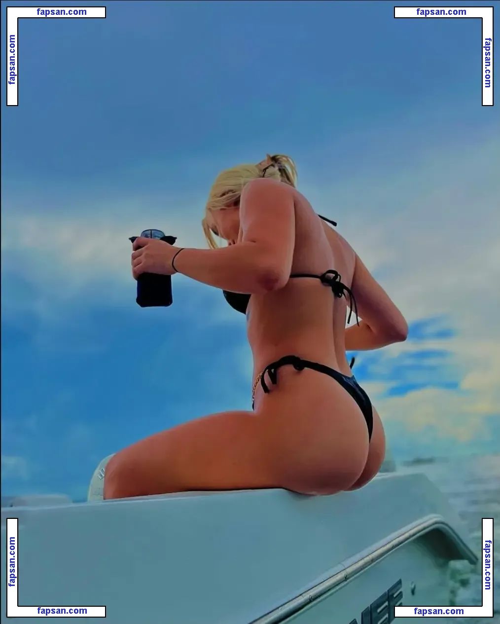 Lexi Hicks nude photo #0021 from OnlyFans