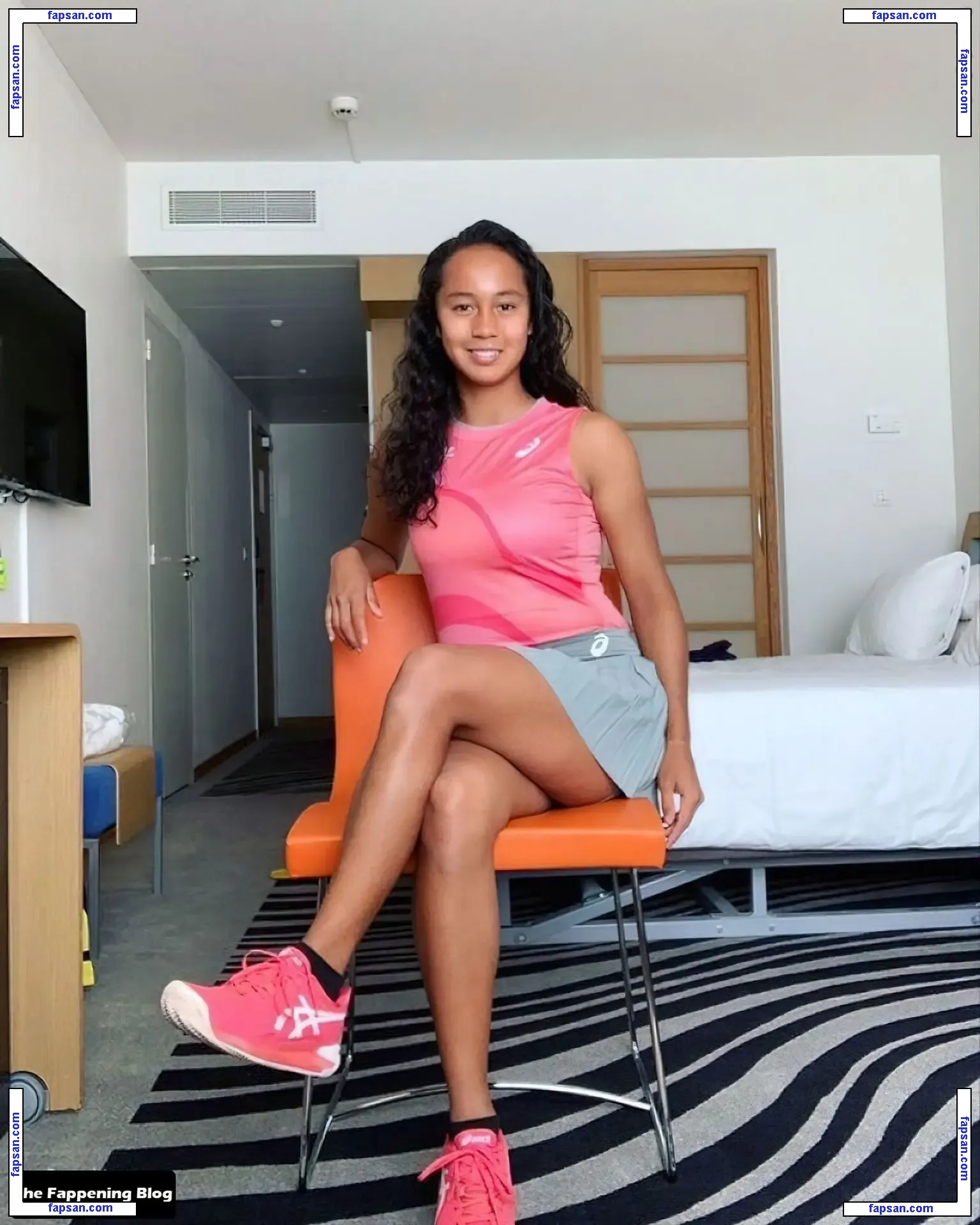 Leylah Fernandez nude photo #0012 from OnlyFans