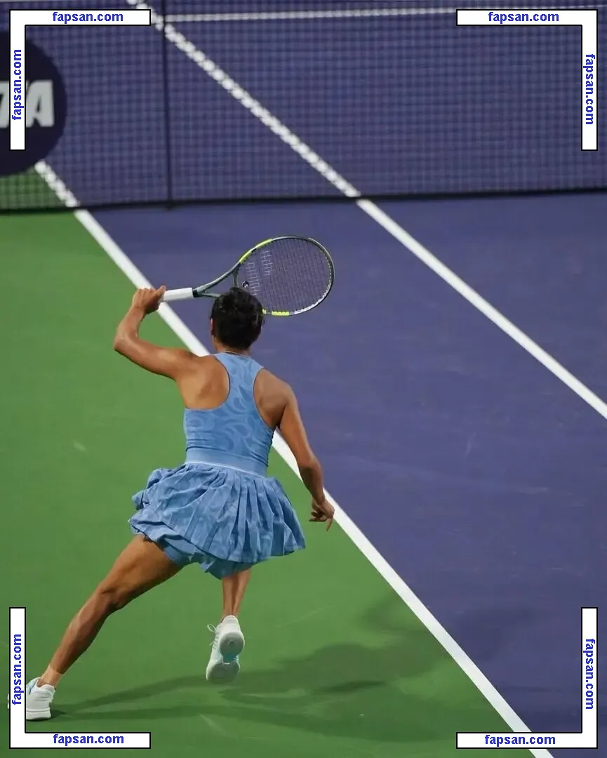 Leylah Fernandez nude photo #0030 from OnlyFans