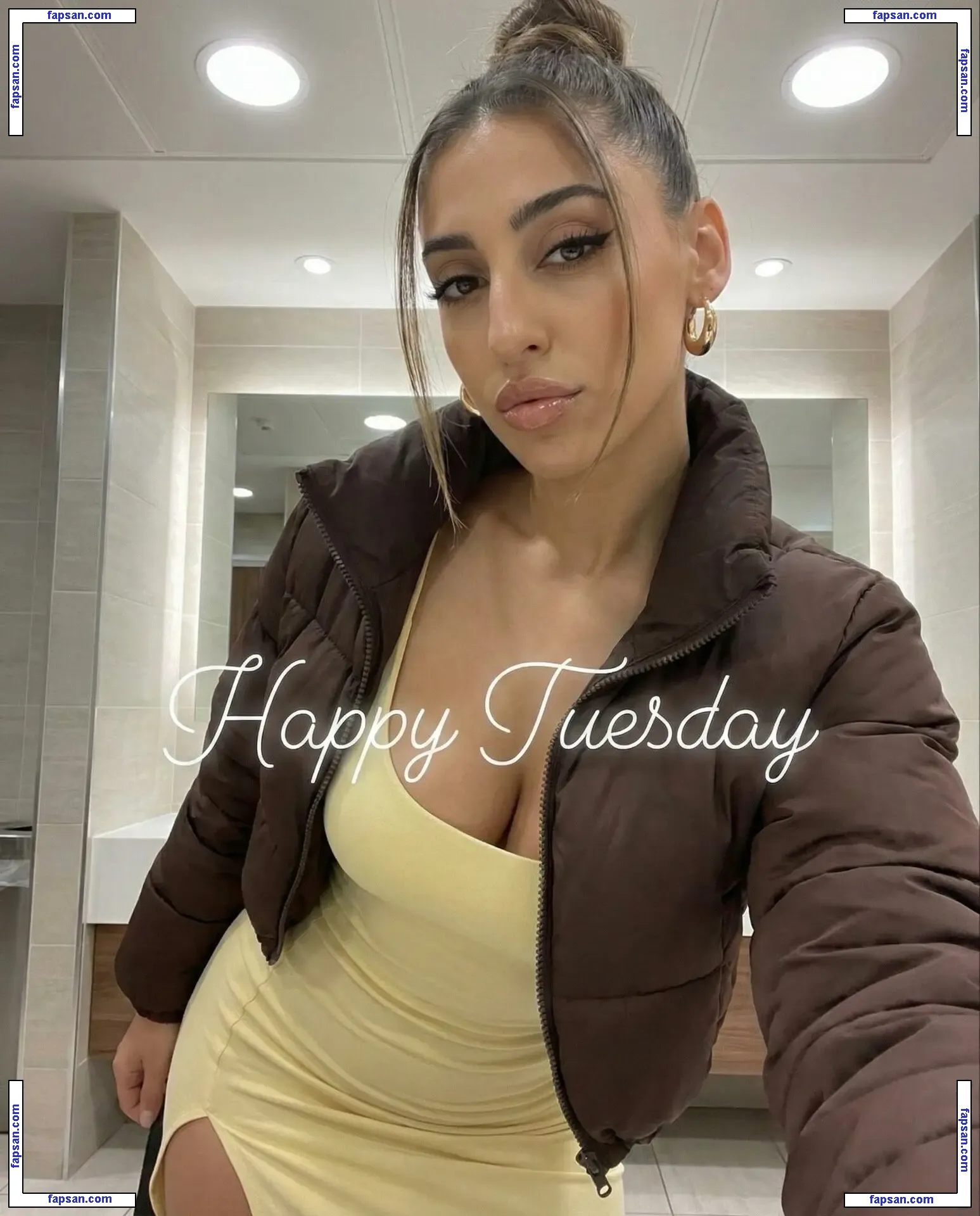 LeylaMira голая фото #0009 с Онлифанс