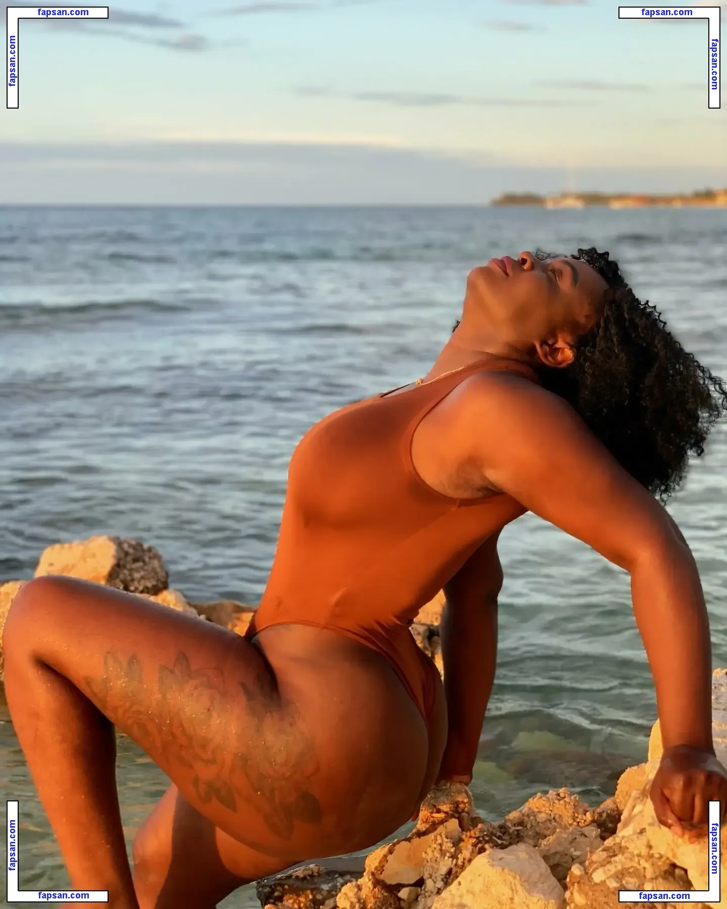 Lia Aesthetic nude photo #0004 from OnlyFans