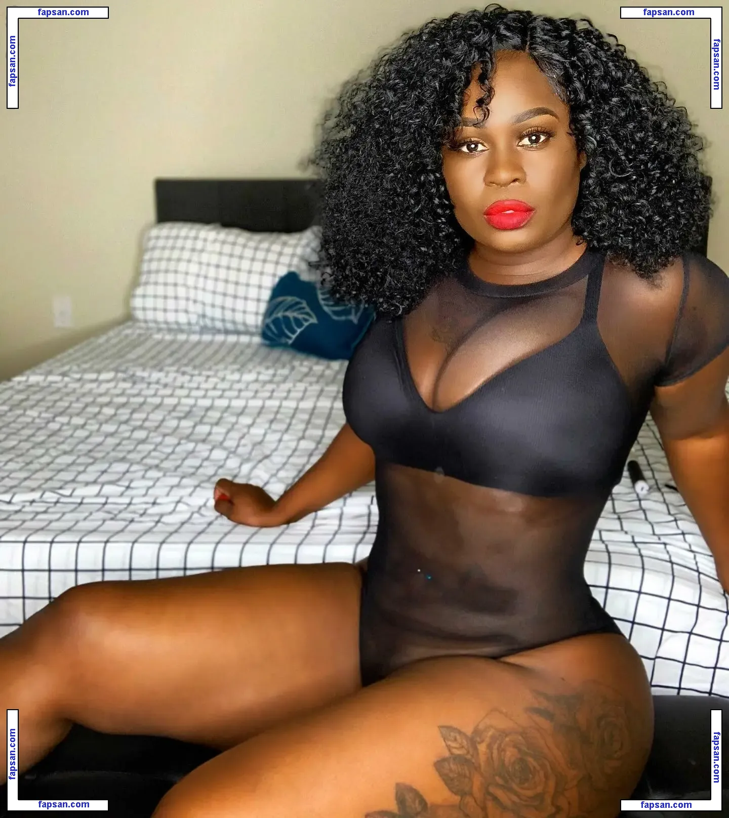 Lia Aesthetic nude photo #0021 from OnlyFans