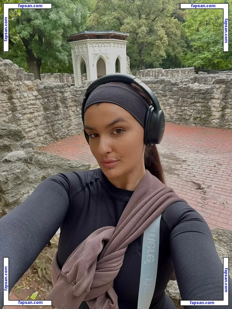 Lia Leiper nude photo #0007 from OnlyFans