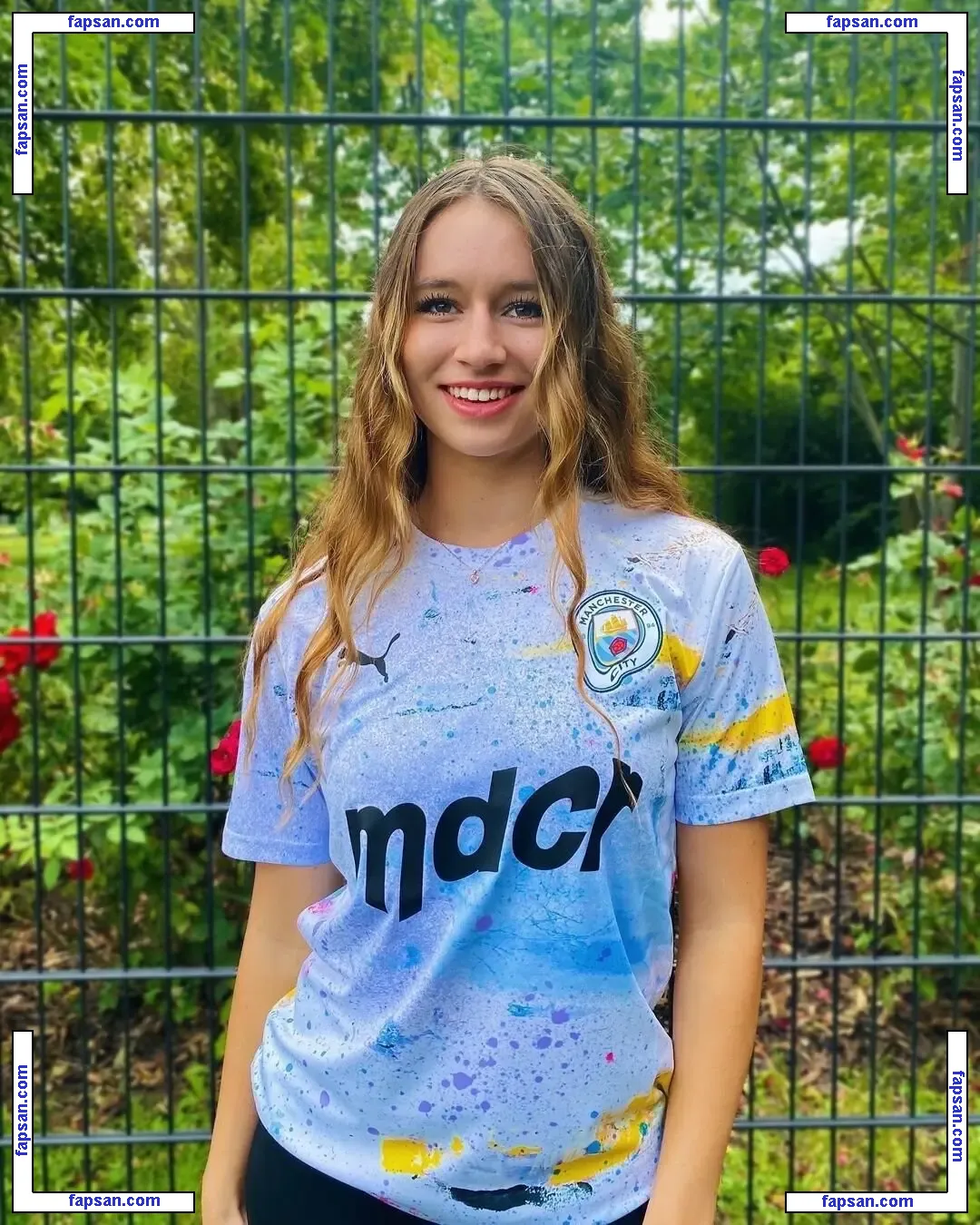 Lia Lewis nude photo #0014 from OnlyFans