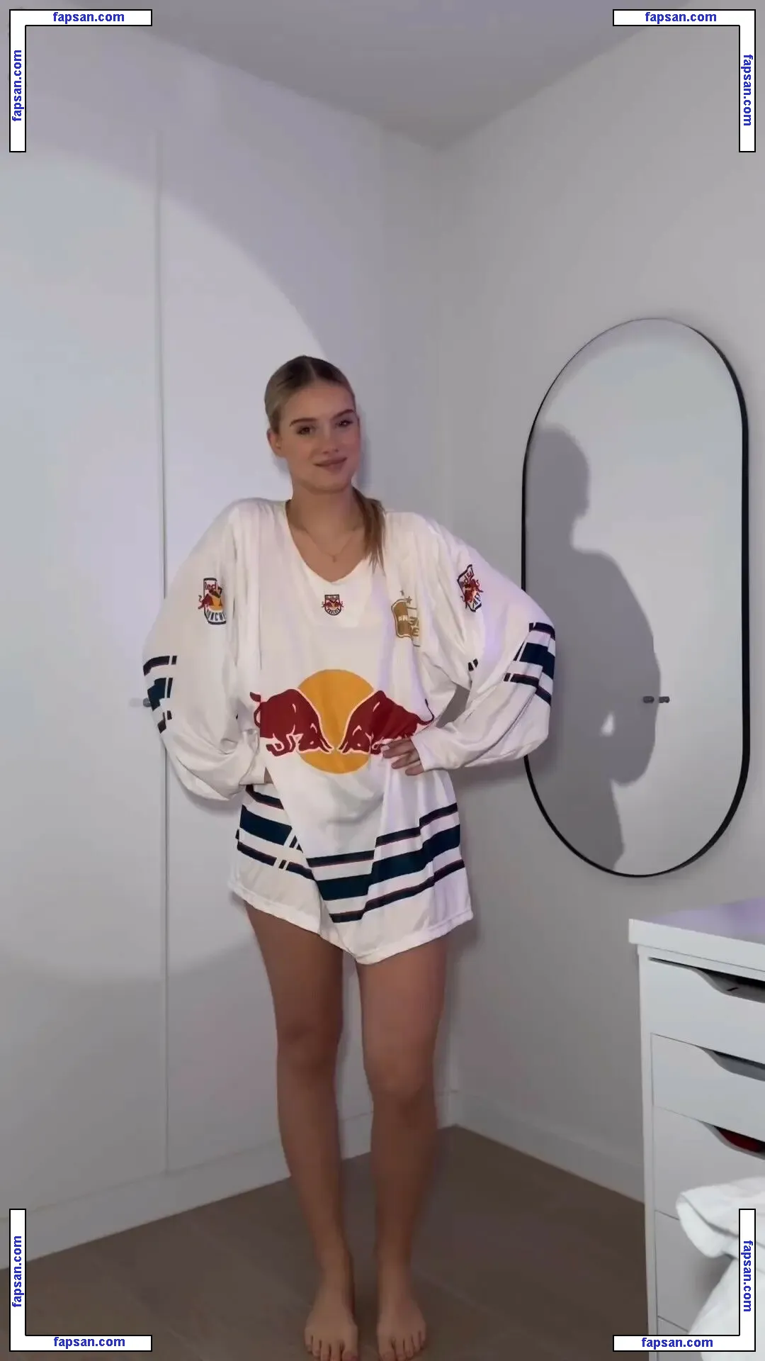 Lia Sikora nude photo #0071 from OnlyFans