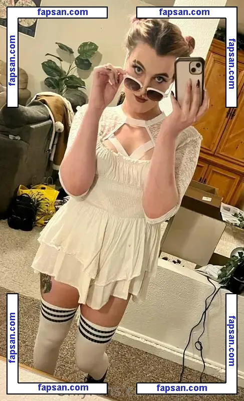 liaeuphoria nude photo #0007 from OnlyFans