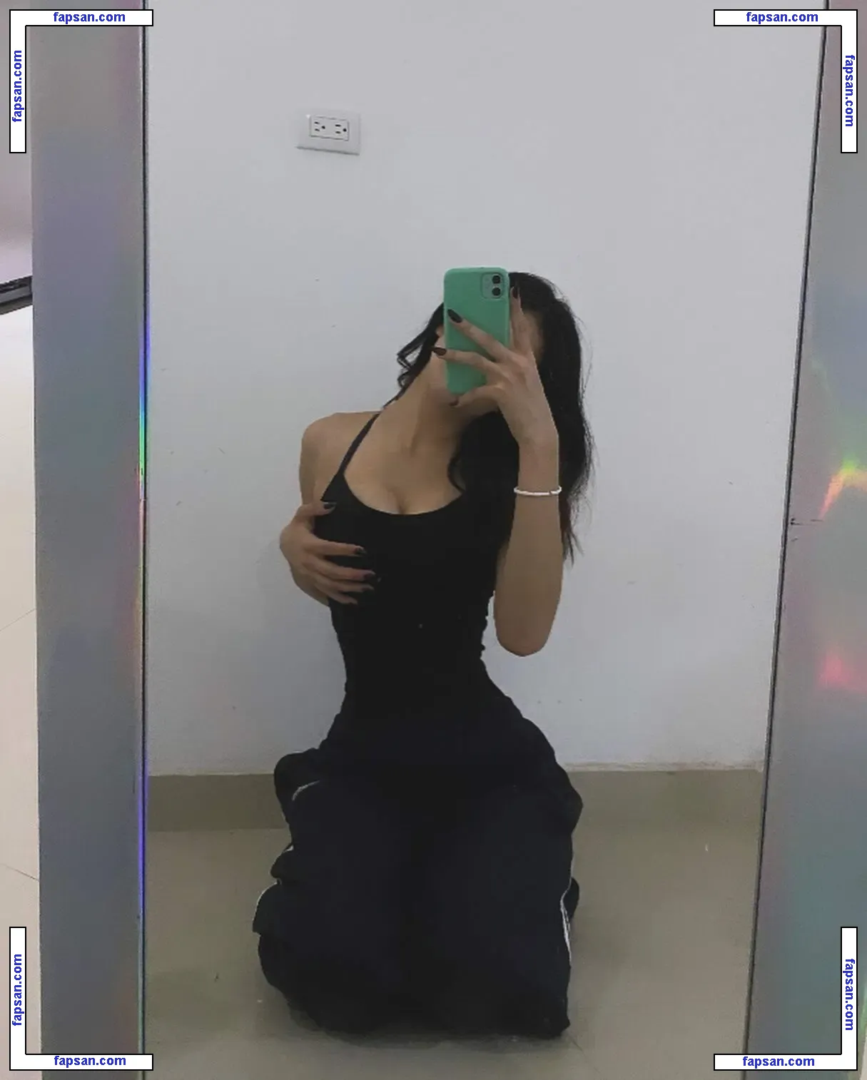 Lialincar nude photo #0004 from OnlyFans