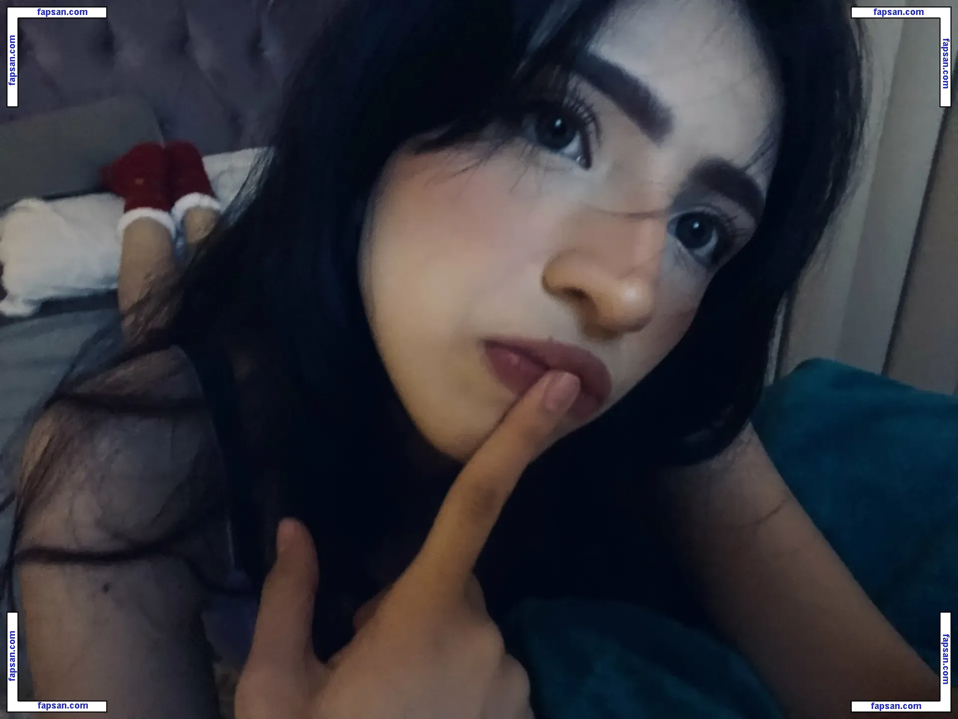 Lialincar nude photo #0005 from OnlyFans