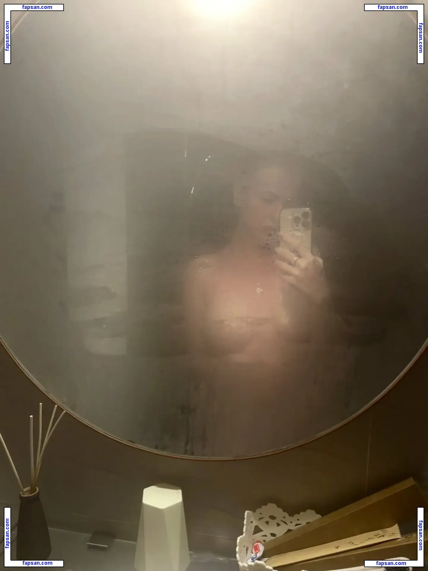Liana_Fox nude photo #0030 from OnlyFans