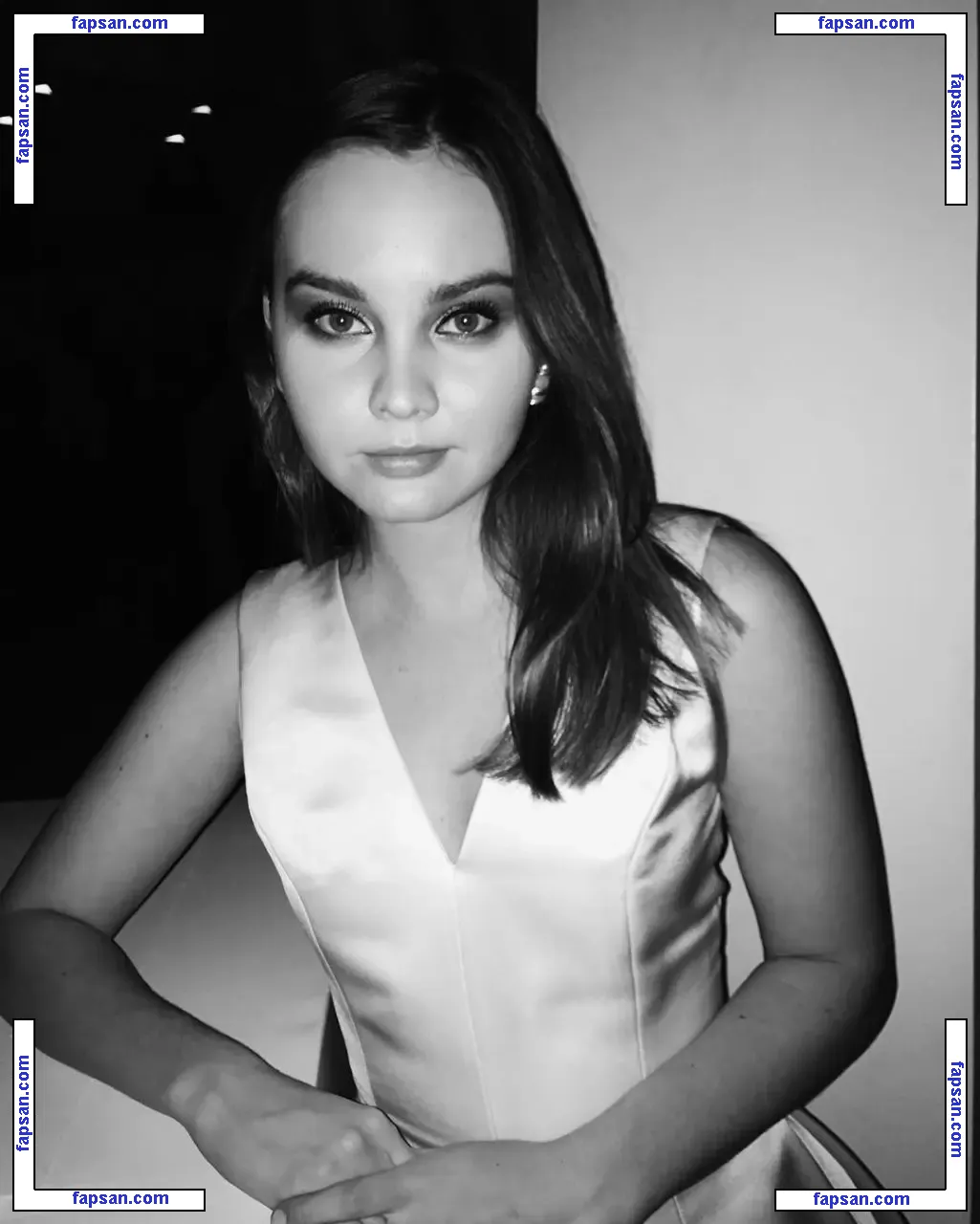 Liana Liberato голая фото #0050 с Онлифанс