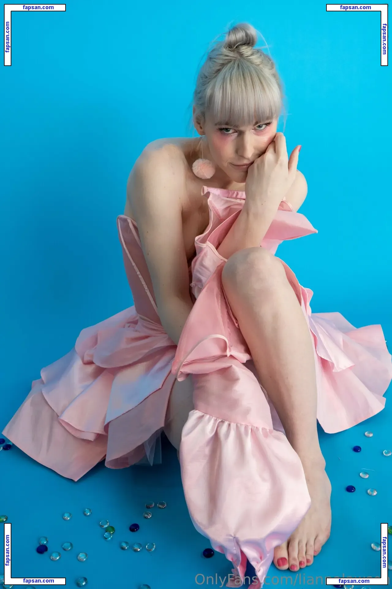 liannalawson nude photo #0025 from OnlyFans