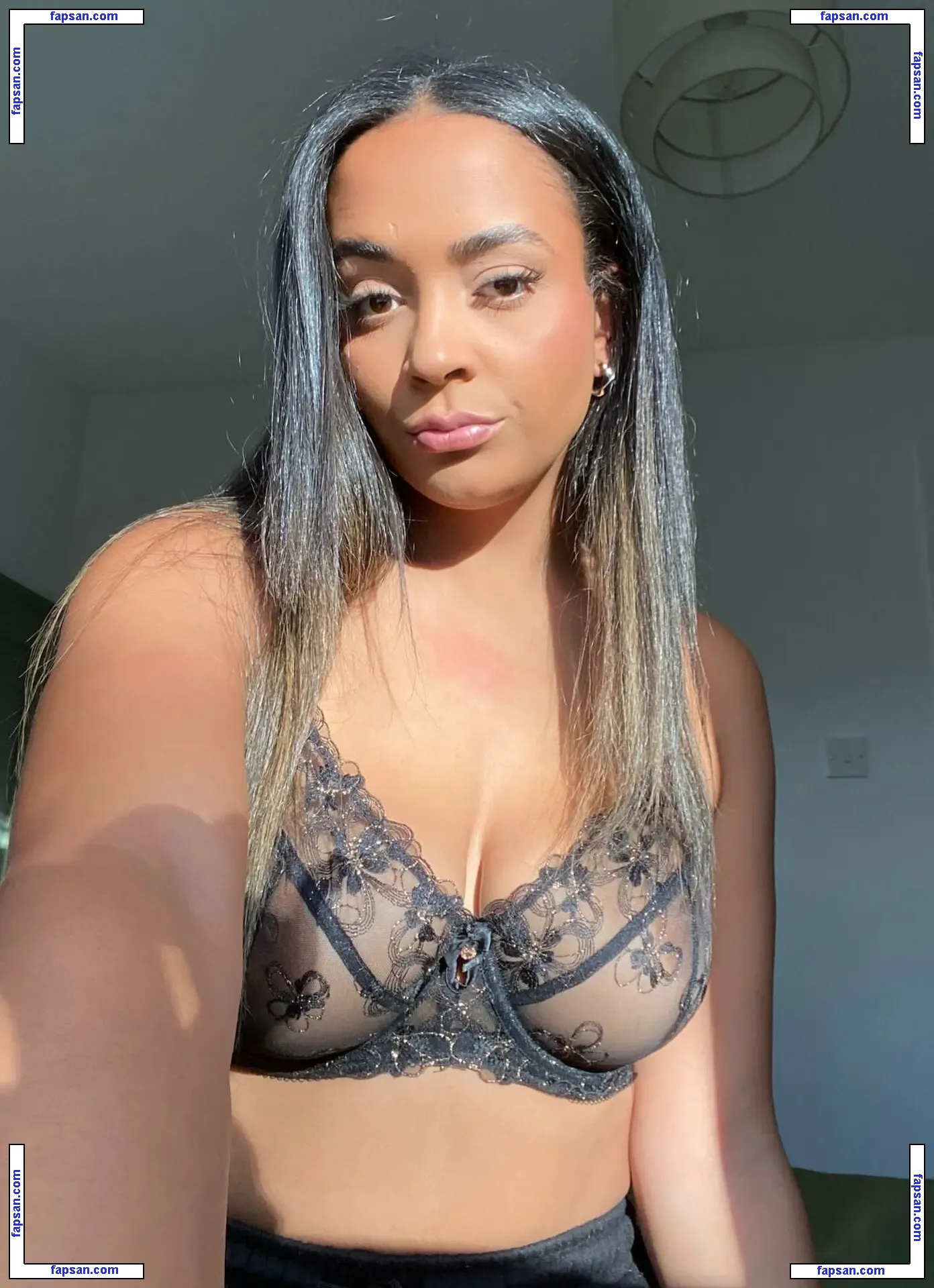 Libbyellie nude photo #0009 from OnlyFans