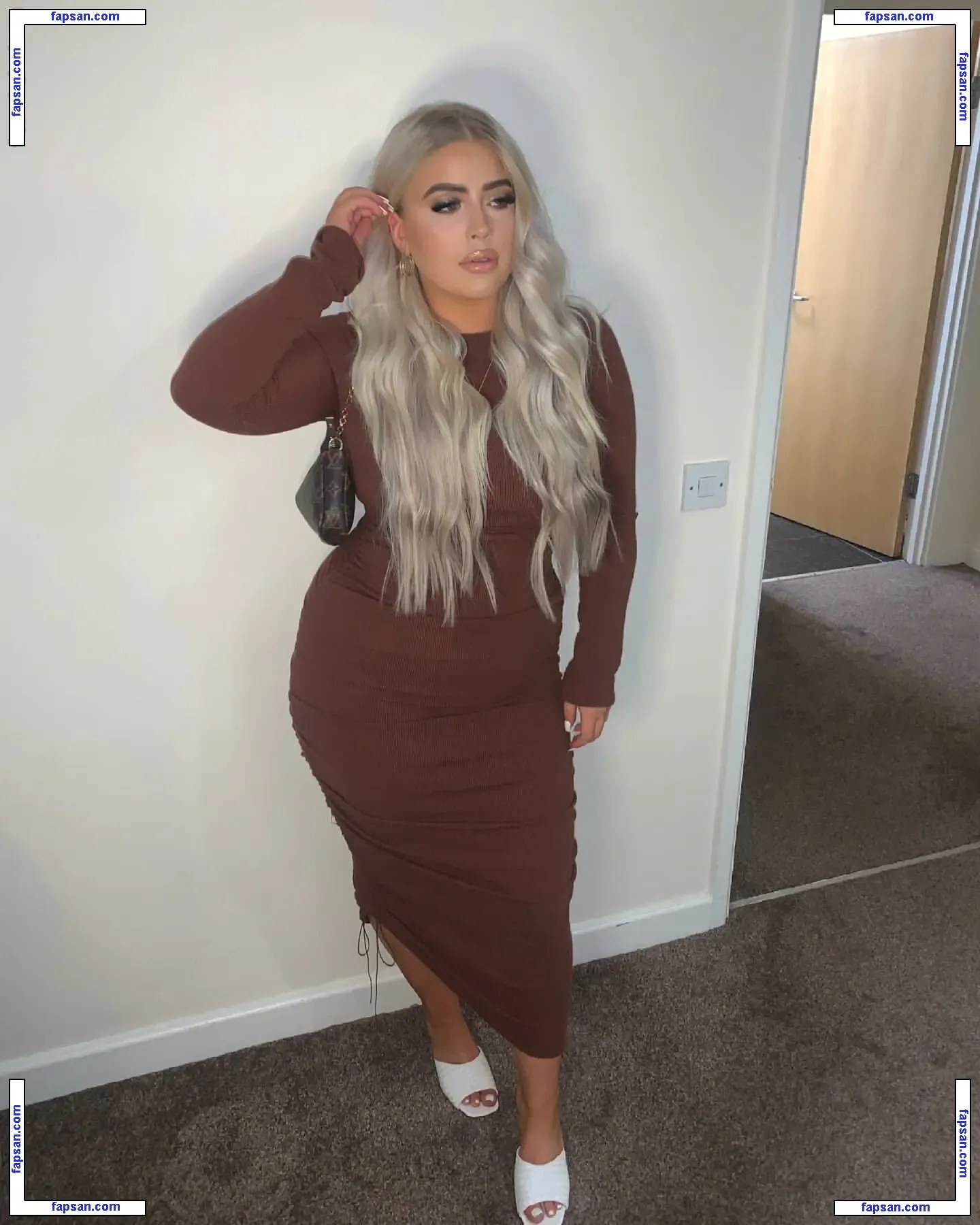 libbyrebecca nude photo #0018 from OnlyFans