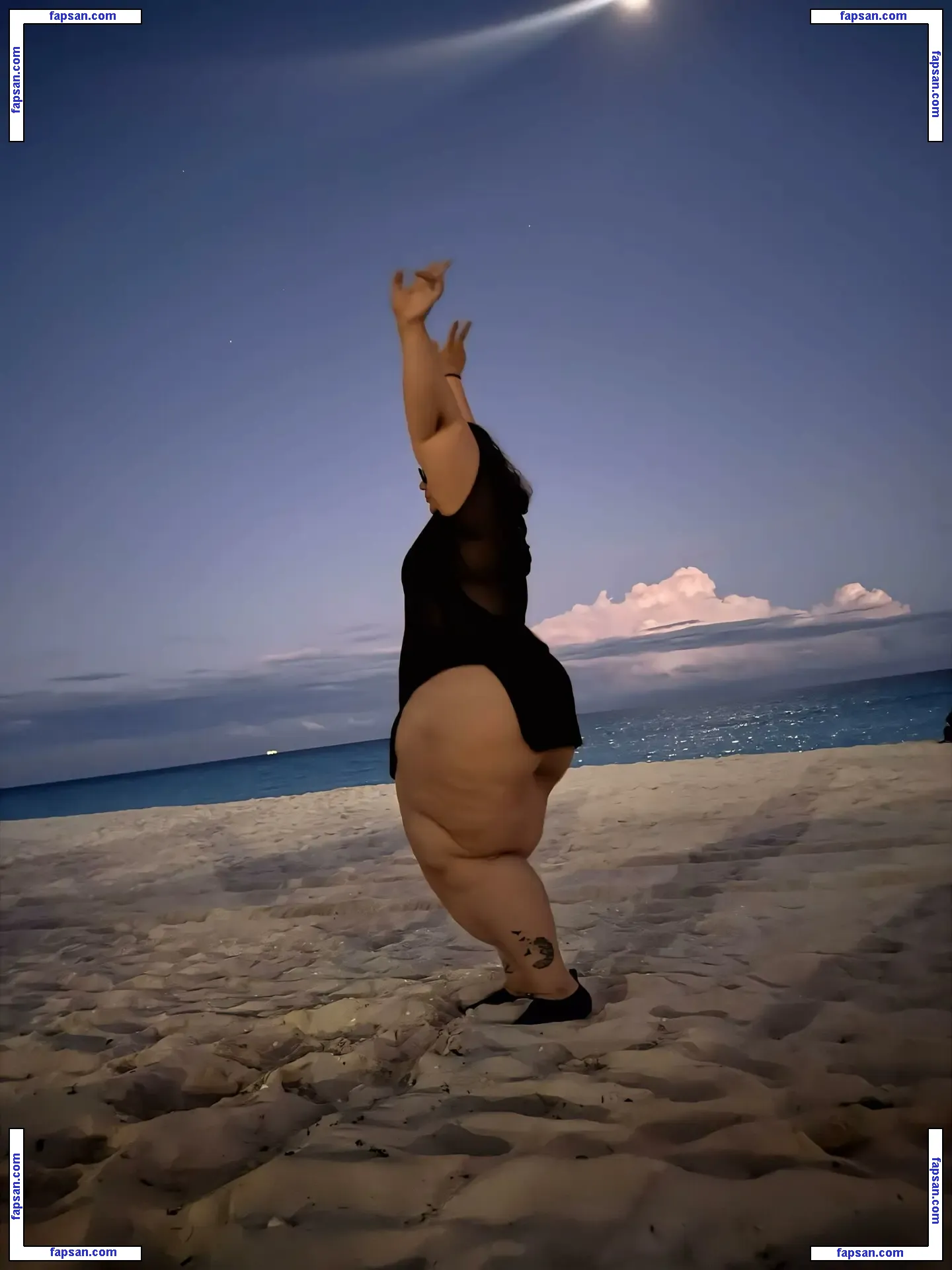 Libia Aguilar nude photo #0031 from OnlyFans