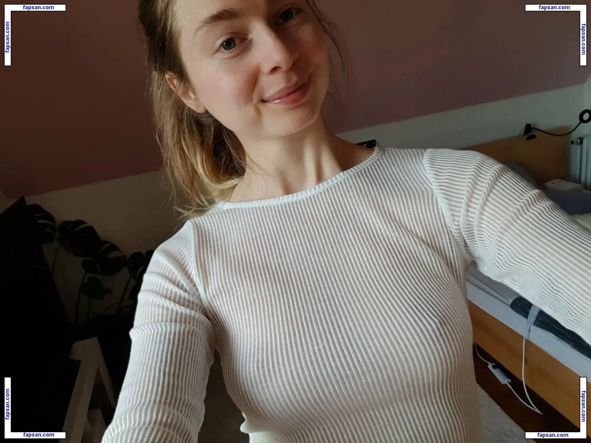 Lil_hanne nude photo #0128 from OnlyFans