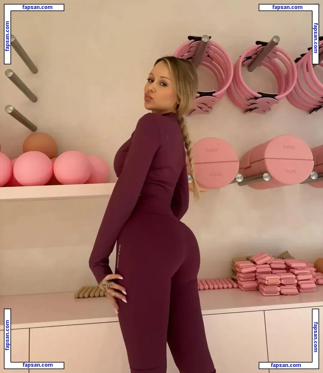 Lila Janowska nude photo #0014 from OnlyFans