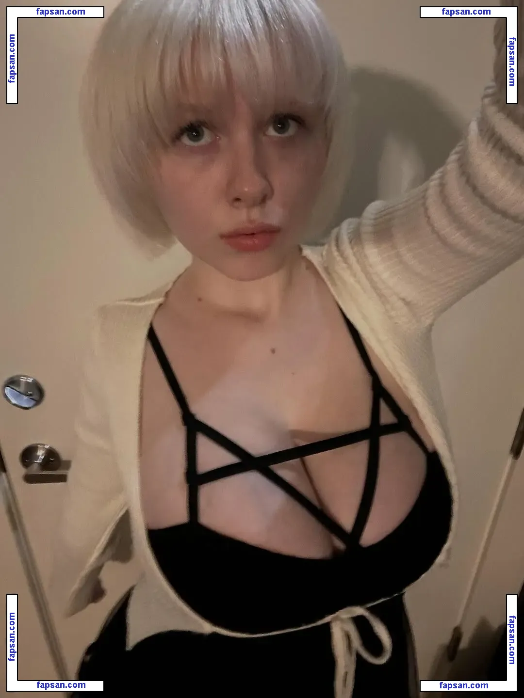 lilahangelcake nude photo #0010 from OnlyFans