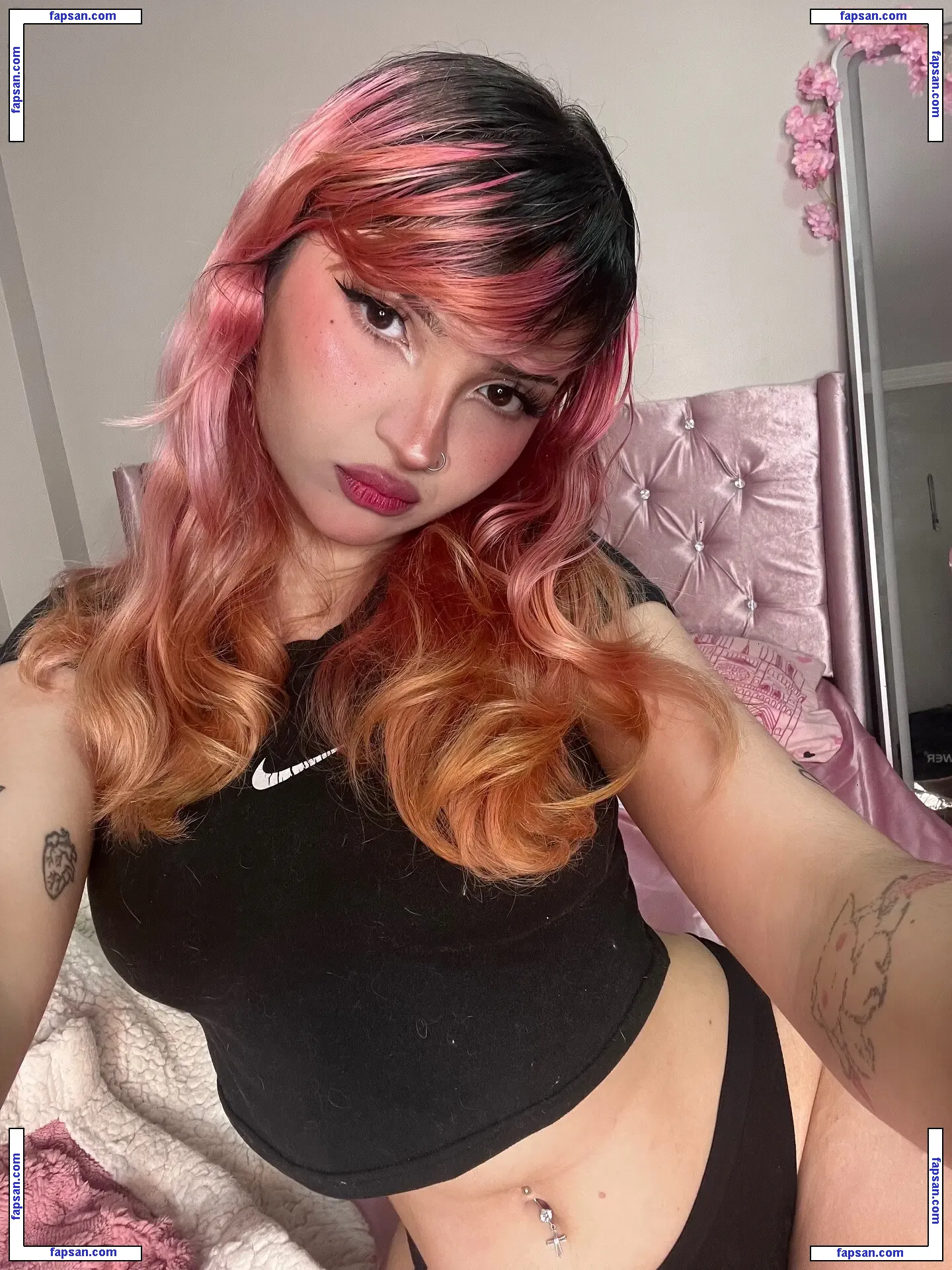 Lilcutiecherie nude photo #0033 from OnlyFans