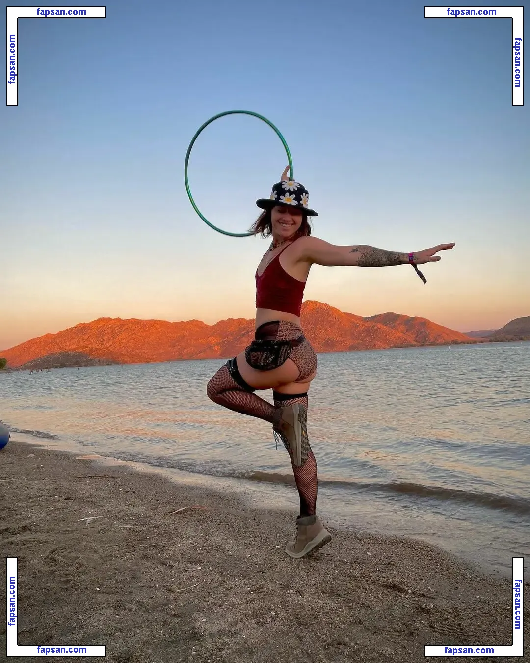 lilhumanjade голая фото #0001 с Онлифанс