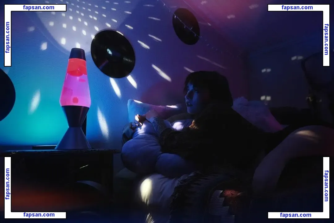 lilhumanjade голая фото #0002 с Онлифанс