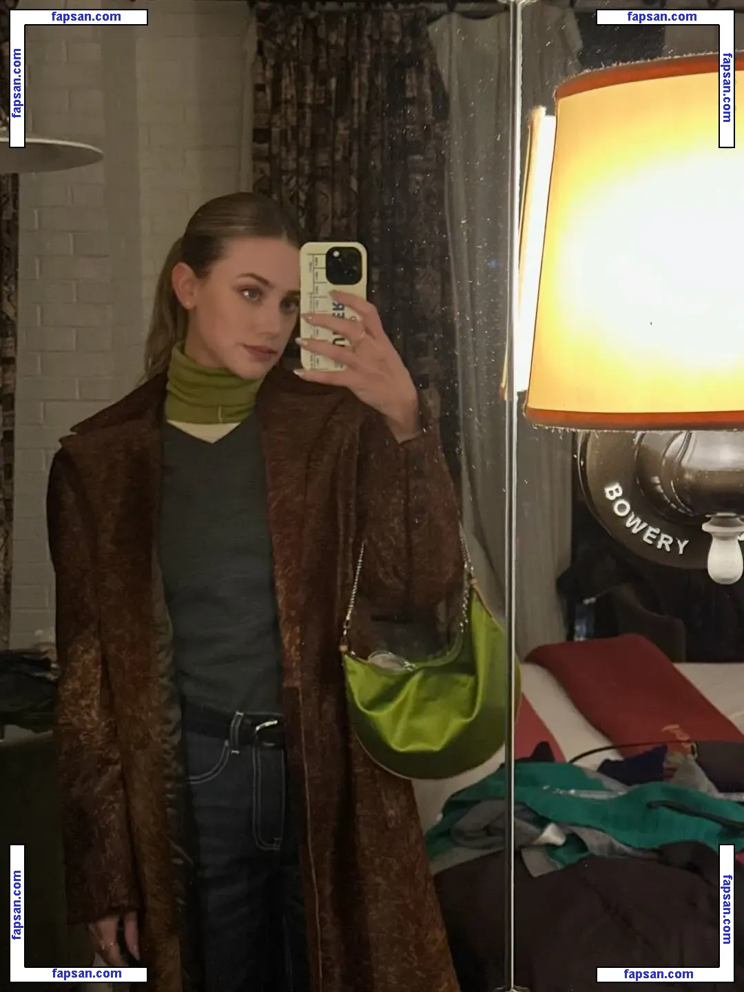 Lili Reinhart голая фото #0852 с Онлифанс