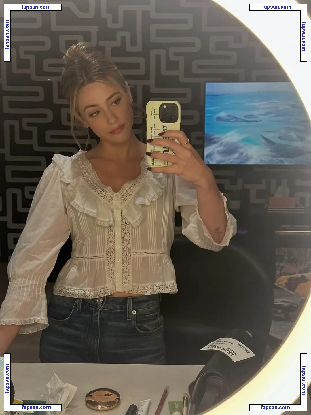 Lili Reinhart голая фото #0854 с Онлифанс