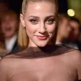 Lili Reinhart голая #0001