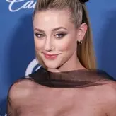 Lili Reinhart голая #0028