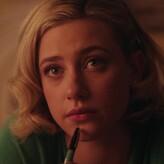 Lili Reinhart голая #0322