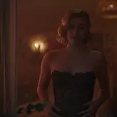 Lili Reinhart голая #0323