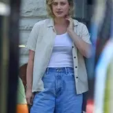 Lili Reinhart голая #0427