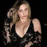 Lili Reinhart голая #0600