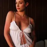 Lili Reinhart голая #0681